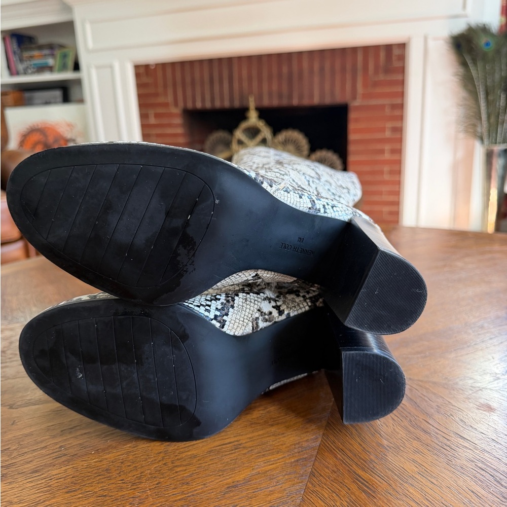 Kenneth Cole Snakeskin Justin Heeled Boots 8 - Picture 7 of 8